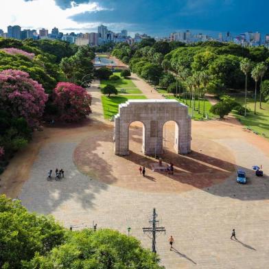  PORTO ALEGRE, RS, BRASIL, 25-03-2015:Vista aérea do Parque Farroupilha, a Redenção. (Foto: Omar Freitas / Agencia RBS)Indexador: Omar Freitas