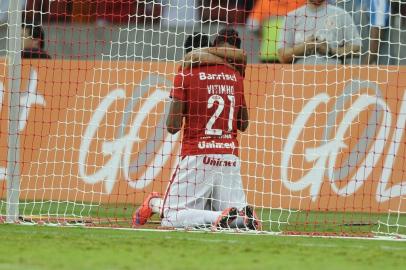  PORTO ALEGRE, RS, BRASIL - 17-05-2015 - Inter x Avaí jogam no Estádio Beira Rio pelo campeonato Brasileiro 2015. Vitinho abre o placar (FOTO: MARCELO OLIVEIRA/AGÊNCIA RBS)