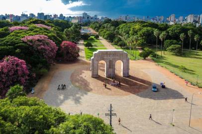  PORTO ALEGRE, RS, BRASIL, 25-03-2015:Vista aérea do Parque Farroupilha, a Redenção. (Foto: Omar Freitas / Agencia RBS)Indexador: Omar Freitas