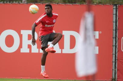  PORTO ALEGRE, RS, BRASIL - 25-05-2015 - Inter treina no CT Parque Gigante (FOTO: FERNANDO GOMES/AGÊNCIA RBS)