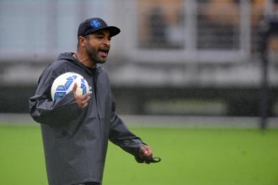  PORTO ALEGRE, RS, BRASIL,27-05-2015 - Treino do Grêmio no Ct Luiz de Carvalho, com novo técnico Roger Machado, para jogo do Brasileirão.(FOTO: LAURO ALVES/AGÊNCIA RBS)