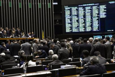 sessão câmara dos deputados 28/05