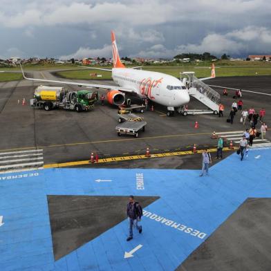  CAXIAS DO SUL, RS, BRASIL, 04/03/2015. Para a administração do Aeroporto Hugo Cantergiani, não há problemas sérios ou riscos. A Comissão de Desenvolvimento Econômico da Câmara de Vereadores de Caxias do Sul, ao contrário, acredita que há questões urgentes a serem solucionadas antes que os problemas de infraestrutura inviabilizem o uso comercial da estrutura. (Porthus Junior/Pioneiro)