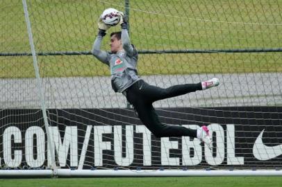  Marcelo Grohe treina com a Seleção Brasileira na Granja Comary.