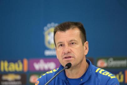 PORTO ALEGRE, RS, BRASIL, 09-06-2015 - Treino da Seleção Brasileira no estádio Beira-rio.(Foto:RICARDO DUARTE/Agência RBS)Técnico Dunga