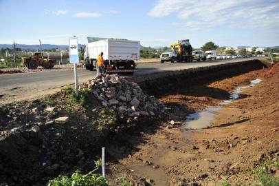  Construção do trevo de acesso a Vila Maringá está quase pronto.