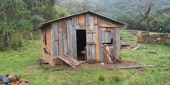 Homem é encontrado morto dentro de casa em Paraíso do Sul