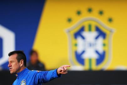 VIAMÃO, RS, BRASIL, 11-06-2015 - Treino da Seleção Brasileira no hotel Vila Ventura.(Foto:FÉLIX ZUCCO/Agência RBS)Técnico Dunga