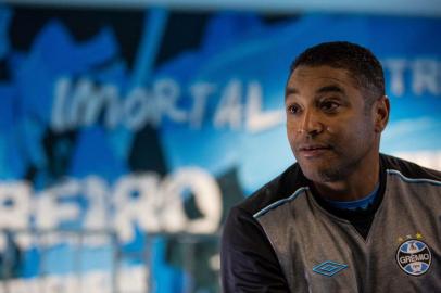  PORTO ALEGRE, RS, BRASIL, 19-06-2015. Roger Machado Marques, 40 anos, sempre teve a convicção de treinar o Grêmio, agora como novo técnico do clube, pretende arrumar o time em que foi criado.(FOTOS: ANDERSON FETTER/AGÊNCIA RBS)Indexador: Anderson Fetter