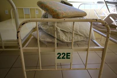  SOBRADINHOE, RS, BRASIL, 16-06-2015 - Hospital Sebastiany, de Sobradinho, fechou 30 leitos do SUS e desativou temporariamente uma ala devido à ociosidade e problemas financeiros. Em vez de pacientes, enfermeiros e médicos, colchões espalhados pelos quartos vazios e incerteza quanto ao futuro.  (Foto:CARLOS MACEDO/Agência RBS)