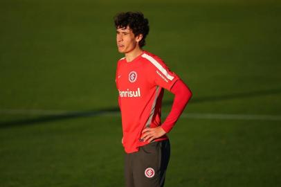 PORTO ALEGRE-RS-BRASIL - 23/06/2015 -Treino Inter no Beira-rio.(FOTO: FÉLIX ZUCCO/ ZERO HORA)Jogador Rodrigo Dourado.