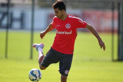  PORTO ALEGRE, RS, BRASIL - 26-06-2015 - Inter treina para encarar o Santos. Treino ocorre no CT Parque Gigante. Jogador Nilmar (FOTO: FERNANDO GOMES/AGÊNCIA RBS)