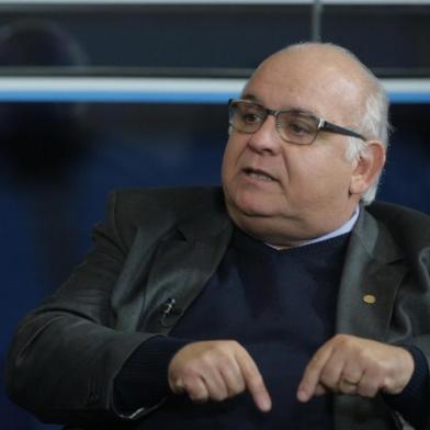  PORTO ALEGRE, RS, BRASIL - 24-06-2015 - Entrevista na Arena do Grêmio com presidente Romildo Bolzan, com Wianey Carlet, Leonardo Oliveira, Luiz Zini Piteres e Diogo Oliver.(FOTO: CARLOS MACEDO/AGÊNCIA)