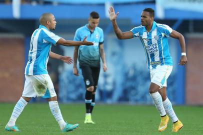  FLORIANÓPOLIS, SC, BRASIL, 27-06-2015: O time do Avaí recebe a equipe do Gremio no estádio da Ressacada em partida válida pela nona rodada do Brasileirão 2015.(Foto: CRISTIANO ESTRELA / Agência RBS, ESPORTES)