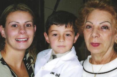 Bernardo Uglione Boldrini, morto aos 11 anos, junto com a mãe, Odilaine, e a avó Jussara