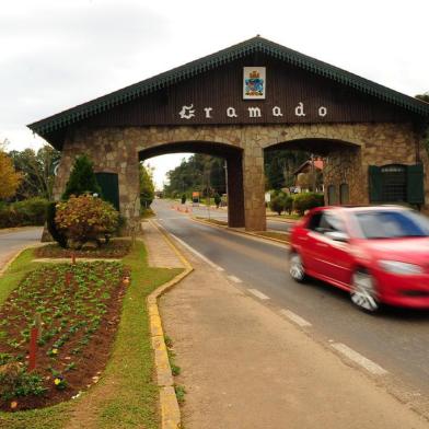  Estação Gramado, locais das Embaixadas. Na foto, Pórtico Nova Petrópolis, RS,235.