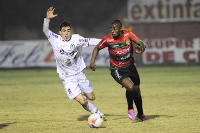  FARROUPILHA, RS, BRASIL, 01/07/2015. Brasil-Fa x Glória, jogo válido pela Divisão de Acesso, Segunda Divisão do Campeonato Gaúcho e realizado no estádio das Castanheiras, em Farroupilha. (Porthus Junior/Pioneiro)