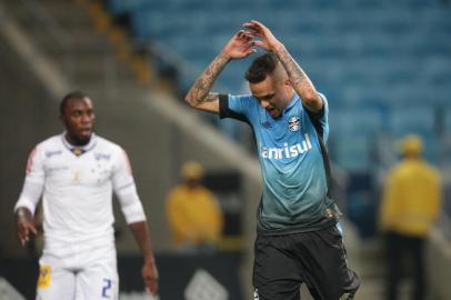  PORTO ALEGRE, RS, BRASIL - 01-07-2015 - Brasileirão - 10ª Rodada, Grêmio x Cruzeiro na Arena.(FOTO:RICARDO DUARTE/AGÊNCIA)Jogador Luan