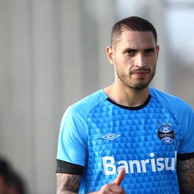  PORTO ALEGRE, RS, BRASIL, 24-104-2015: Braian Rodríguez. Treino do Grêmio no CT Luiz Carvalho antes da primeira final do Gauchão contra o Internacional. (FOTO: CARLOS MACEDO/AGÊNCIA RBS)