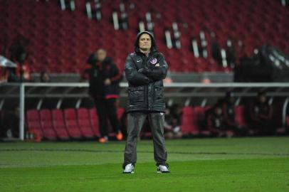  PORTO ALEGRE, RS, BRASIL - 08-07-2015 - Campeonato Brasileiro - 12ª Rodada, Inter x Flamengo no estádio Beira-Rio.(FOTO:FÉLIX ZUCCO/AGÊNCIA)Técnico Diego Aguirre