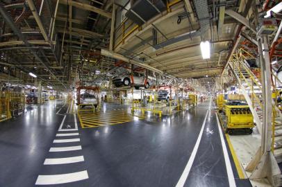  PORTO ALEGRE, RS, BRASIL, 16/01/2014: Linha de montagem dos modelos Onix e Prisma na fábrica da General Motors (GM) em Gravataí. (Omar Freitas/Agência RBS)Indexador: Omar Freitas