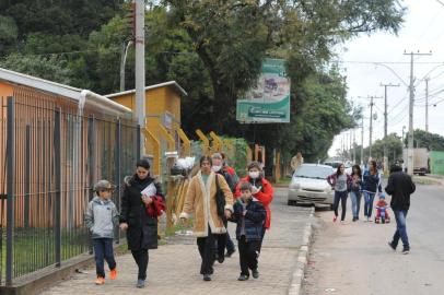  Cachoeirinha 09/07/2015 epidemia de meningite , a espera da vacina .CERDITO LUIZ ARMANDO VAZ / DIARIO GAUCHO .