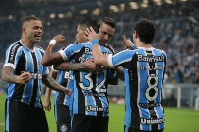  PORTO ALEGRE, RS, BRASIL - 11-07-2015 - Com autoridade, o Grêmio venceu o Vasco por 2 a 0 na Arena e se firmou de vez npa ponta da tabela do Brasileirão. Com um gol contra de Anderson Salles e outro de Pedro Rocha, o time de Roger Machado ganhou fôlego na luta pelo G-4 e atingiu os 26 pontos na tabela (FOTO: LAURO ALVES/AGÊNCIA RBS)