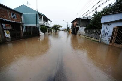  ESTEIO, RS, BRASIL - Enchentes. Rua Guido Possanai (FOTO: RONALDO BERNARDI/AGÊNCIA RBS)