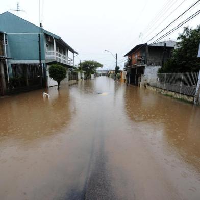  ESTEIO, RS, BRASIL - Enchentes. Rua Guido Possanai (FOTO: RONALDO BERNARDI/AGÊNCIA RBS)