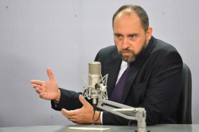 Ministro-chefe da AGU, Luís Inácio Adams, no programa Bom Dia, Ministro