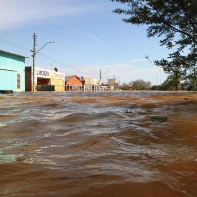 são borja, chuva, chuvas, cheia, cheias, cidade, rio grande do sul, clima, tempo, mau tempo, temporal, enchente, zero hora, foto claudio gottfried