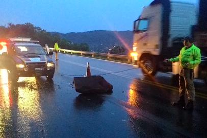 Com chuva, Santa Maria registra inundações, deslizamento e falta de luz