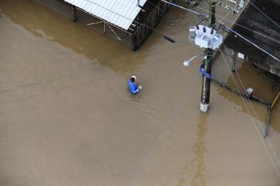  CACHOEIRINHA, RS, BRASIL - 21-07-2015 - Transtornos causados pela chuva (FOTO: RONALDO BERNARDI/AGÊNCIA RBS)