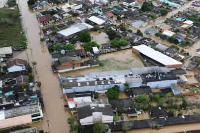  ESTEIO, RS, BRASIL - 21-07-2015 - Transtornos causados pela chuva (FOTO: RONALDO BERNARDI/AGÊNCIA RBS)