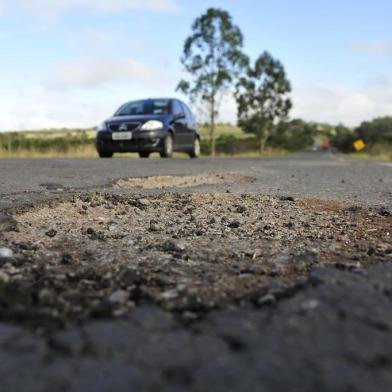  O Diário percorreu 50km em cada uma das quatro principais rodovias de acesso ou saída de Santa Maria; na sequência:BR-287 (que liga SM a São Pedro do Sul) - buracos nos pontos onde já tinham sido feitos reparosBR-392 (que liga Santa Maria a São Sepé) - muitos trechos de tapa-buracosRSC-287 (que liga Santa Maria a Agudo) - a mais esburacada, com buracos mais fundosBR-158 (que liga Santa Maria a Júlio de Castilhos) - a melhor de  todas em estado de conservação no trecho percorrido