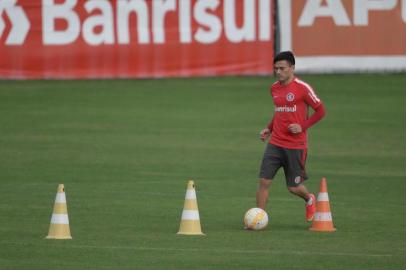  PORTO ALEGRE, RS, BRASIL - 10-07-2015 - Treino do Inter no CT Parque Gigante.(FOTO: LAURO ALVES/AGÊNCIA RBS)Jogador Aránguiz