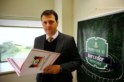  PORTO ALEGRE, RS, BRASIL - 10-07-2015 - Promotor do torcedor, Márcio Bressani, novo titular da Promotoria do Torcedor. (FOTO:CARLOS MACEDO/AGÊNCIA)