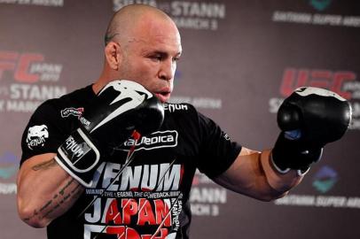  Wanderlei Silva aceita luta contra Mousasi na semana do evento na Suécia. Ele lutou em março no UFC Japão MMA Na Guarda