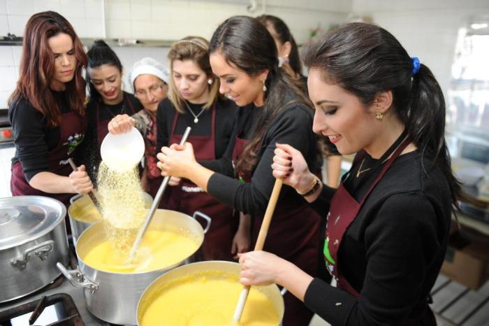 Ei fica, tem comida italiana 🤌 Fomos convidados a conhecer a @fomedep