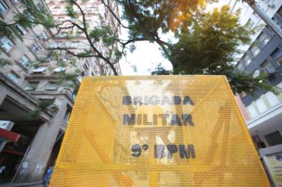  Posto da Brigada Militar na Esquina Democrática, no centro de Porto Alegre, amanheceu vazio no dia de paralisações no Rio Grande do Sul.