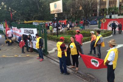 rdgol - mst - ministerio da fazenda - protesto 