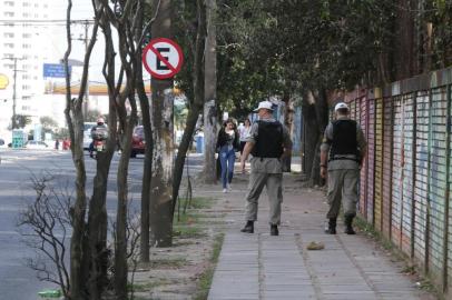  PORTO ALEGRE , RS , BRASIL , 03-08-2015- POLICIAIS DA BM FAZENDO RONDA EM PORTO ALEGRE.   (FOTO : FERNANDO GOMES / AGENCIA RBS )