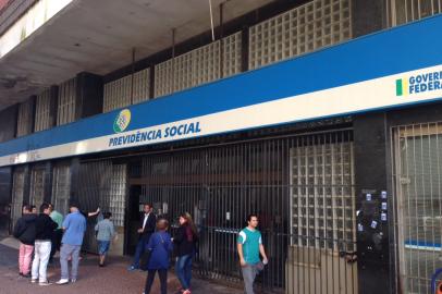 Rdgol - sede do INSS na Travessa Mario Cinco Paus, em Porto Alegre