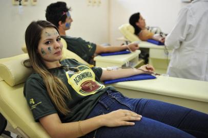  Estudantes de agronomia da UFSM realizam trote  solidário com doação de sangue no hemocentro de Santa Maria