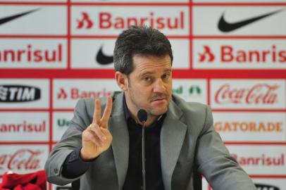  PORTO ALEGRE, RS, BRASIL, 14-08-2015: Apresentação do novo técnico do Internacional, o ex-zagueiro Argel Fucks, em coletiva na sala de conferências do Estádio Beira Rio (FOTO FÉLIX ZUCCO/AGÊNCIA RBS, Editoria de Esportes).