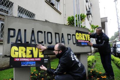  PORTO ALEGRE , RS , BRASIL , 19-08-2015 - Greve policia Civil no Palácio da policia  (FOTO : FERNANDO GOMES / AGENCIA RBS )