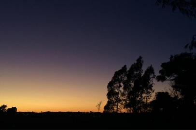 amanhecer, tempo, clima, caxias do sul, rdgol, 22/08/2015