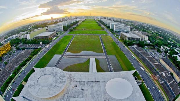 vista da esplanada dos ministérios do prédio do senado, rdgol