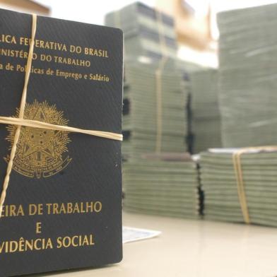 Ministério do Trabalho confecciona carteiras de trabalho