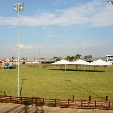 Preparativos no Parque de Exposições Assis Brasil para a Expointer 2015.